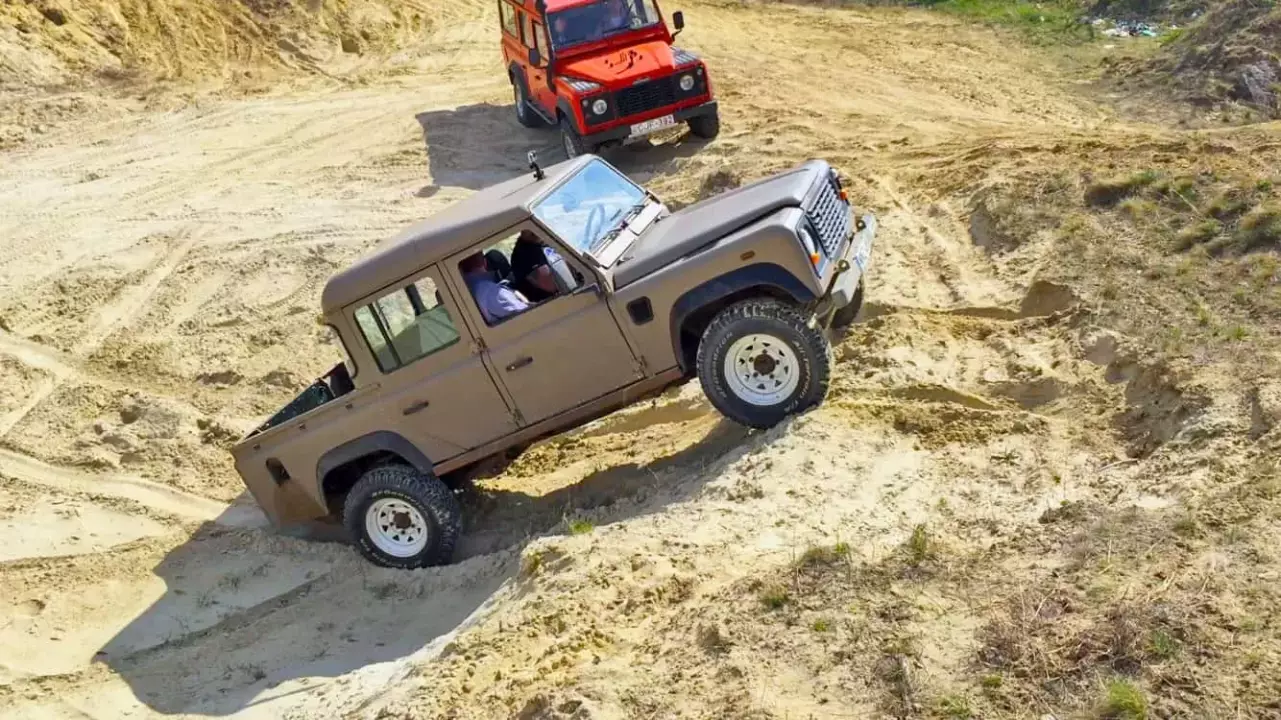 Off-Road túra Érden Land Rover Defender terepjáróval fő kép