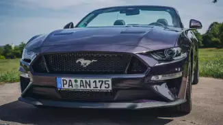 Utcai élményvezetés Ford Mustang GT Cabrioval