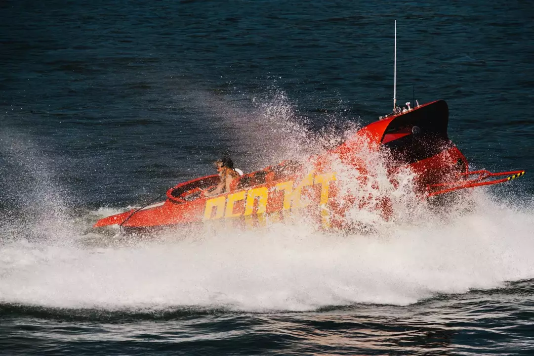 Drift a Dunán REDJET motorcsónakkal hatalmas vigyorral fő kép