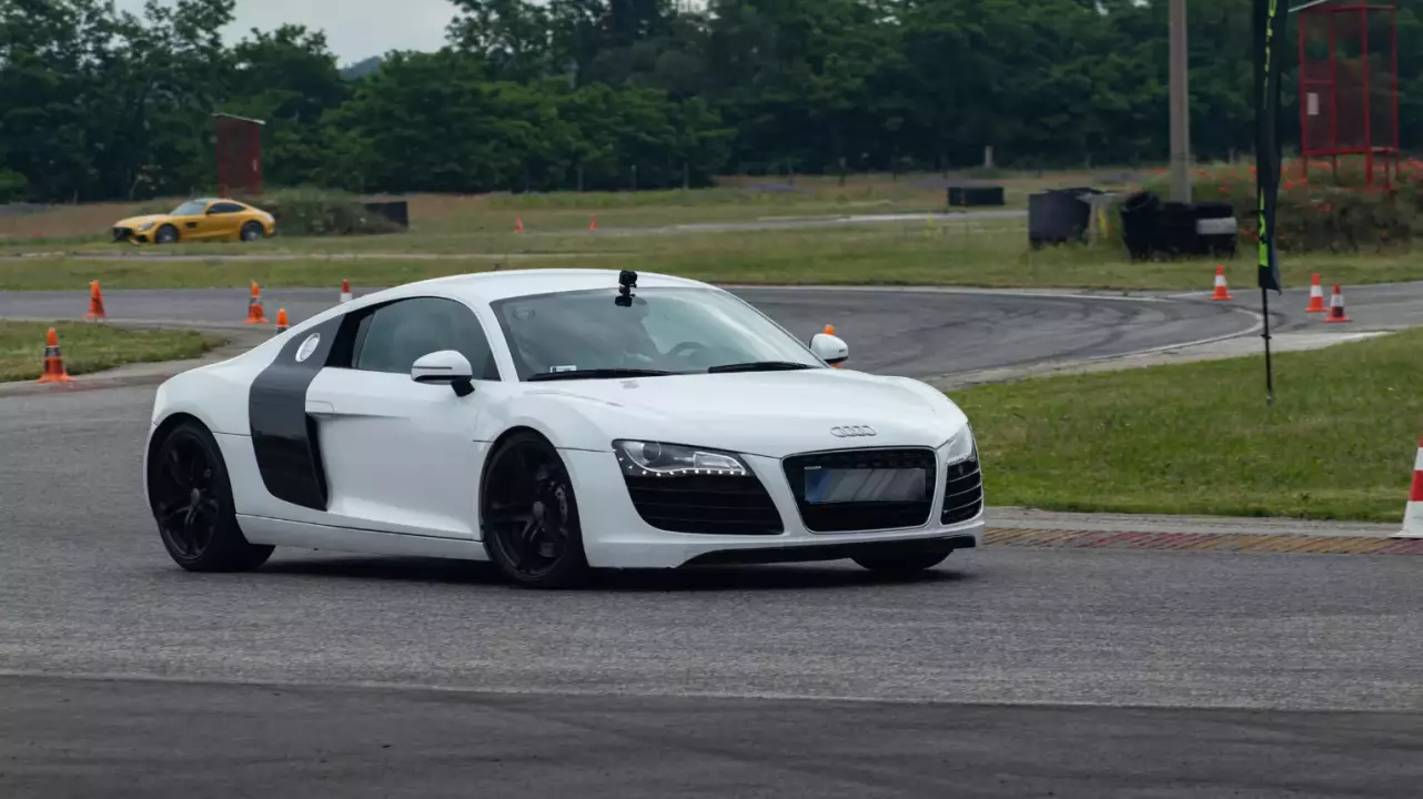 Audi R8 élményvezetés az Euroringen fő kép