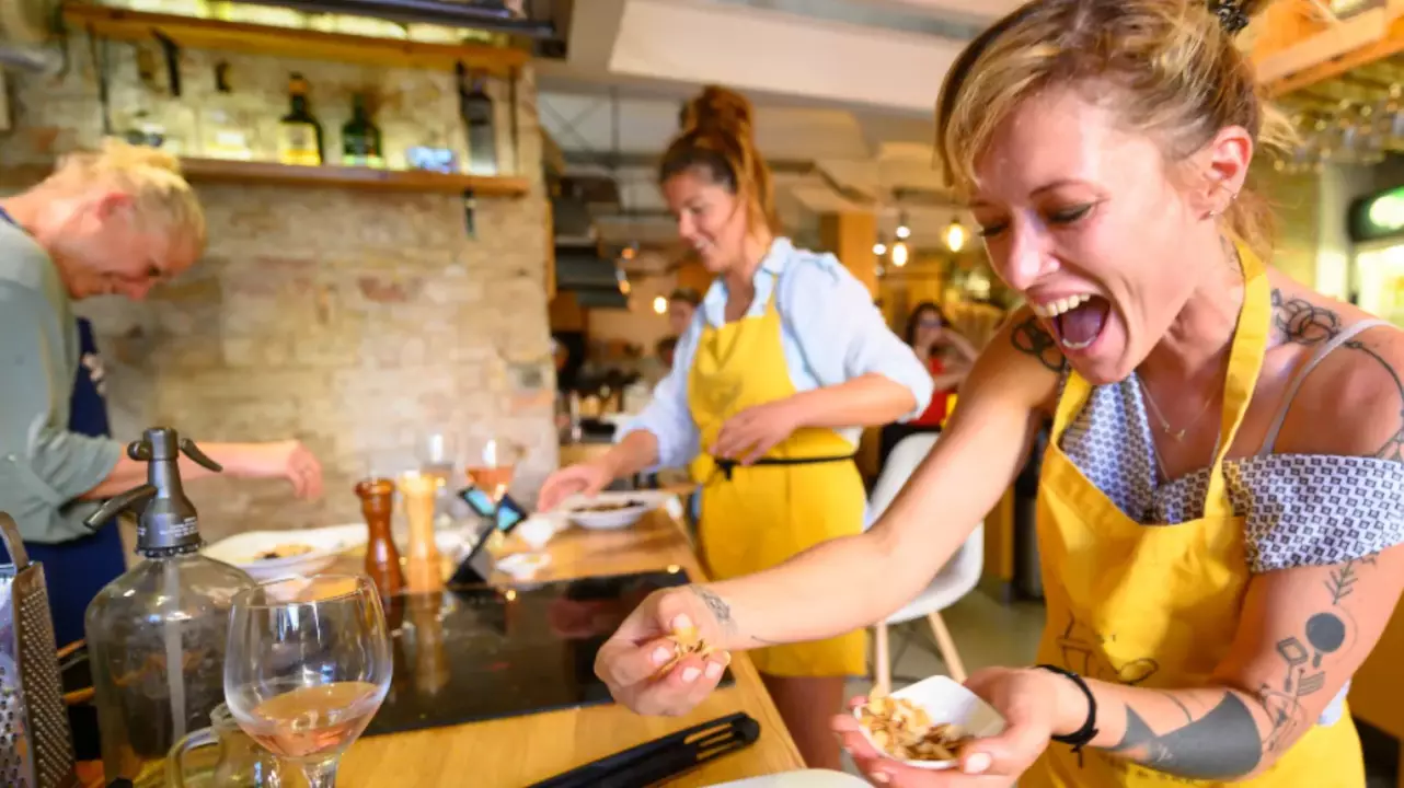 Trend gasztro élménycsomag – Főzz a Budapest Makery-ben fő kép