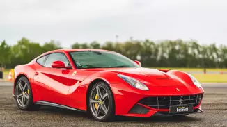 Ferrari F12 Berlinetta élményvezetés Ausztriában Párndorf mellett