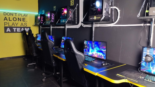 Esport edzés a Delta 1 Esports Caféban Budapesten 3