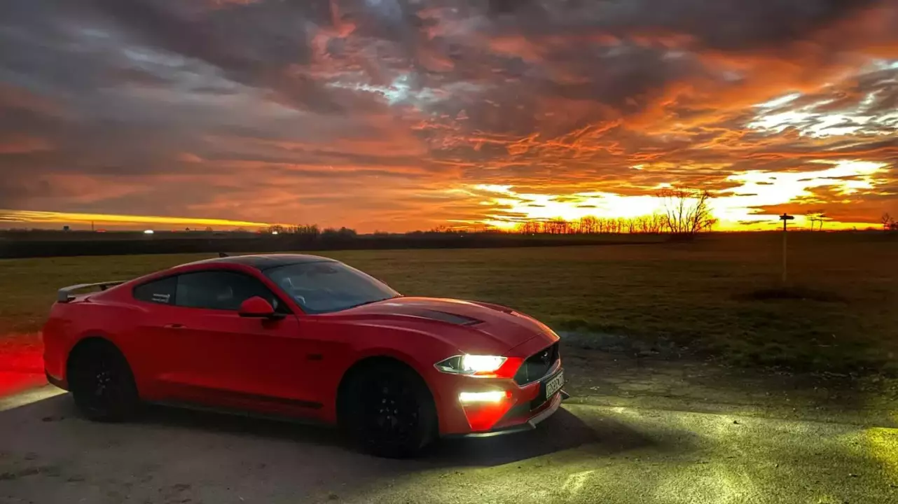 Utcai élményvezetés Mustang GT55-el Debrecen és környékén fő kép