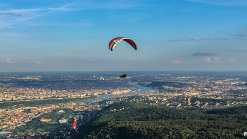 Siklóernyős tandemrepülés Budapesten a Hármashatár-hegyen 1