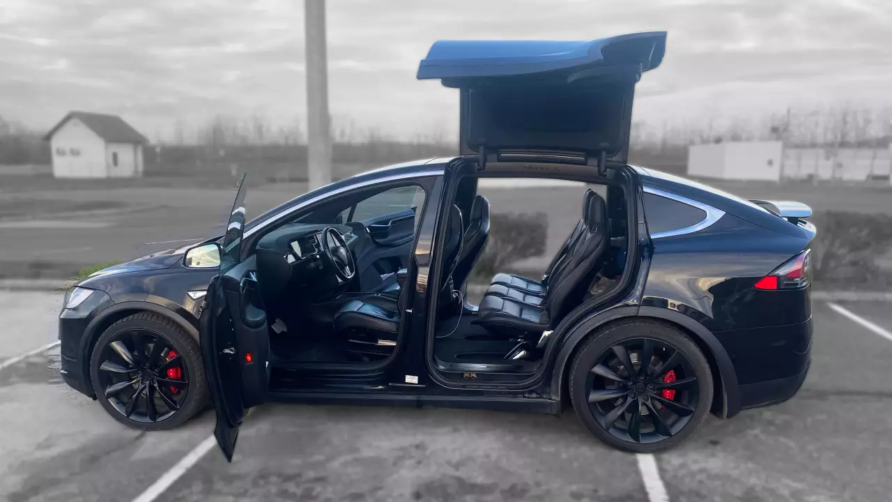 824 LE-s Tesla X vezetés / Ízelítő csomag fő kép