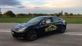 Tesla Model 3 Élményvezetése Kiskunfélegyházán