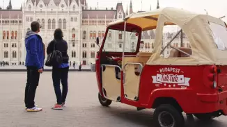 Városnéző TukTuk túra - ajándék Dunai sétahajózással 2 fő részére