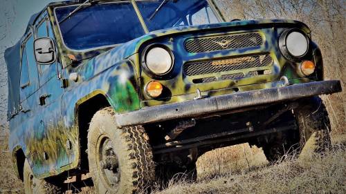 UAZ katonai terepjáróval off-road vezetés 2