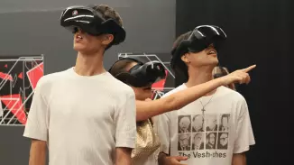 Virtuális filmélmény Apával a VR Vidámparkban